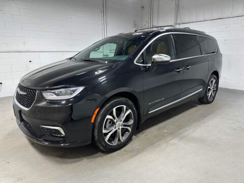 2021 Chrysler Pacifica for sale at Champagne Motor Car Company in Willimantic CT