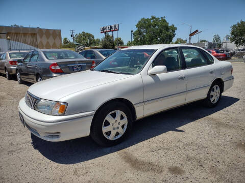 1998 Toyota Avalon for sale at Larry's Auto Sales Inc. in Fresno CA