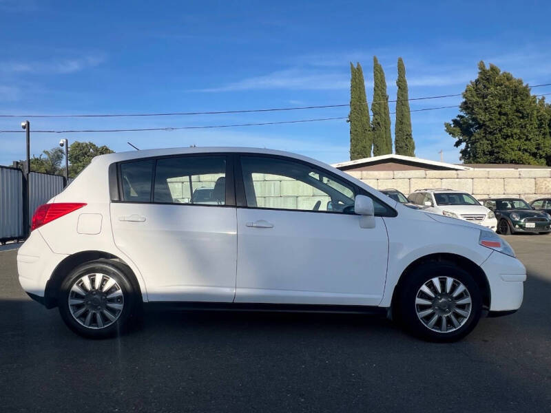 2011 Nissan Versa 1.8 S