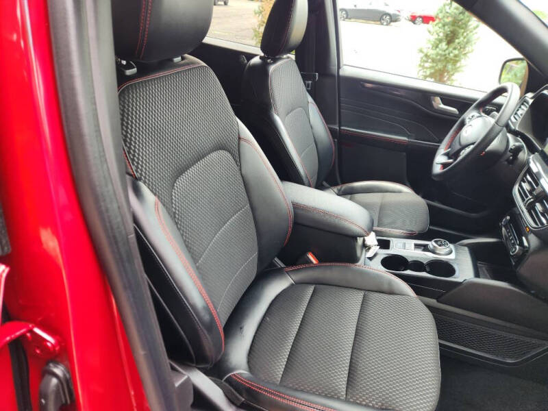 2023 Ford Escape ST-Line Select