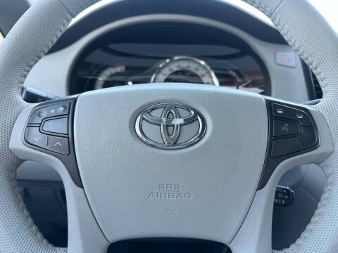 2013 Toyota Sienna SE 8-Passenger