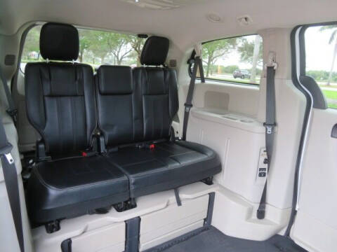 2014 Chrysler Town and Country Touring