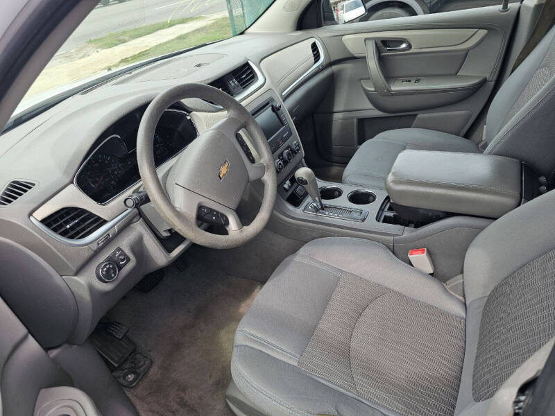 2017 Chevrolet Traverse LS