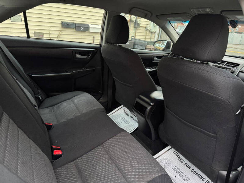 2017 Toyota Camry Hybrid LE