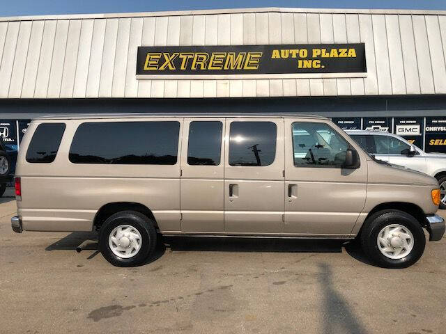 2003 Ford E-Series for sale at Extreme Auto Plaza in Des Moines, IA