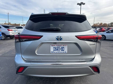 2021 Toyota Highlander Hybrid Platinum