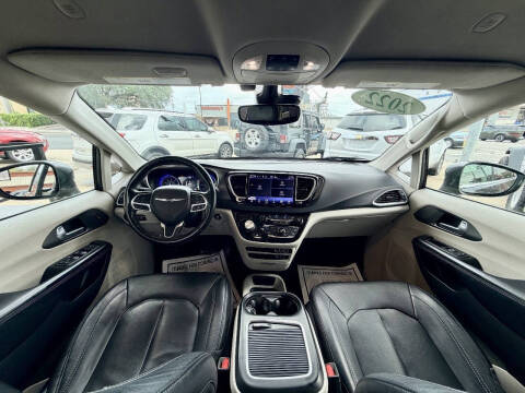 2022 Chrysler Pacifica Touring L
