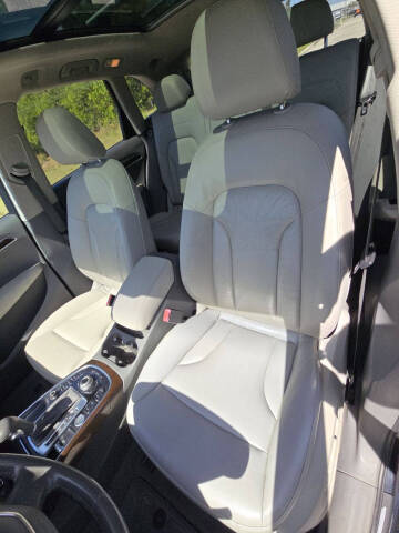 2012 Audi Q5 3.2 quattro Premium Plus