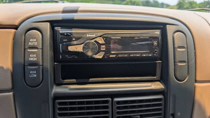 2002 Ford Explorer XLS