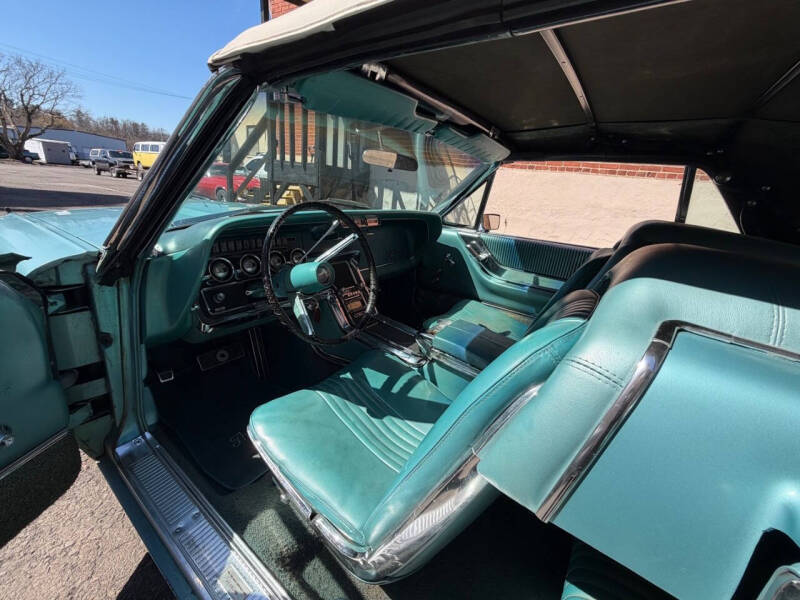 1965 Ford Thunderbird