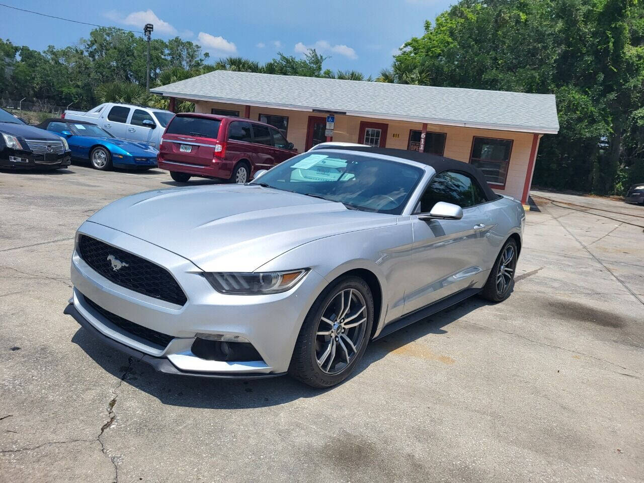 2016 Ford Mustang for sale at FAMILY AUTO BROKERS in Longwood, FL