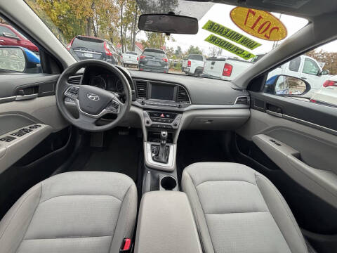 2017 Hyundai Elantra SE