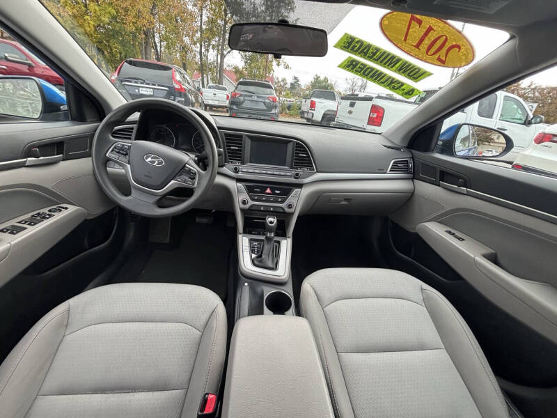 2017 Hyundai Elantra SE