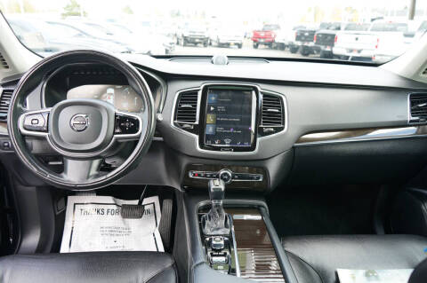 2018 Volvo XC90 T6 Momentum