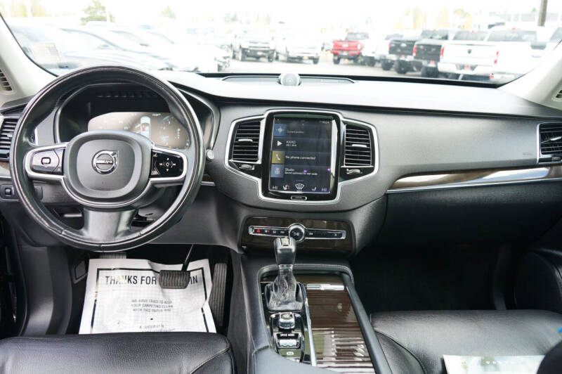 2018 Volvo XC90 T6 Momentum