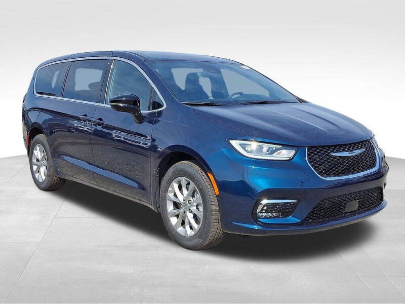 2025 Chrysler Pacifica for sale at Lucas Chrysler Jeep Dodge Ram in Lumberton NJ