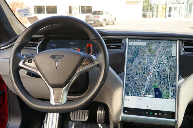 2015 Tesla Model S