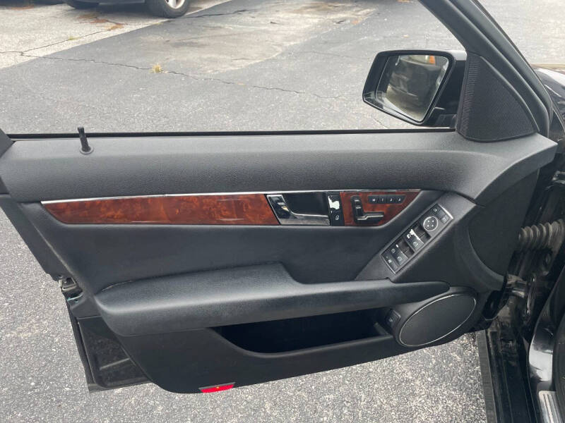 2011 Mercedes-Benz C-Class C 300 Luxury 4MATIC