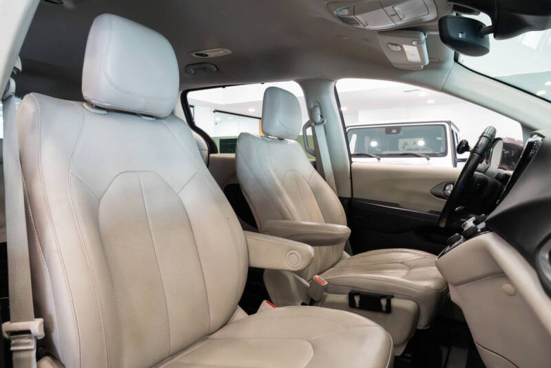 2021 Chrysler Pacifica Touring L