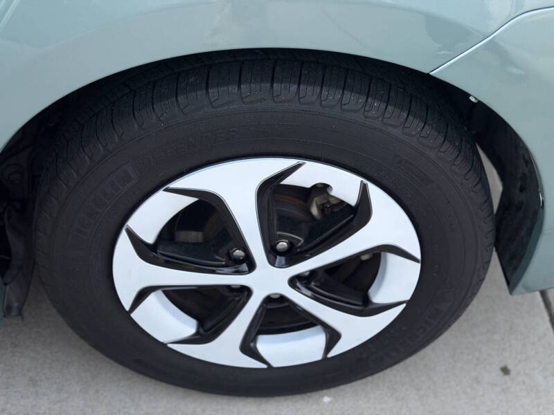 2013 Toyota Prius Four