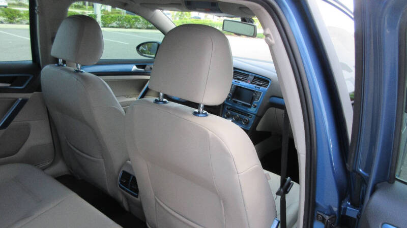 2015 Volkswagen e-Golf SEL Premium