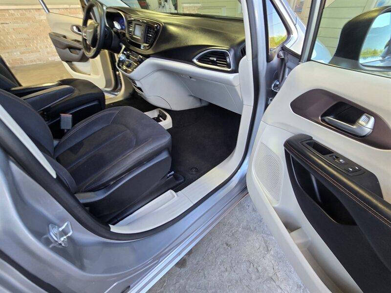 2017 Chrysler Pacifica LX