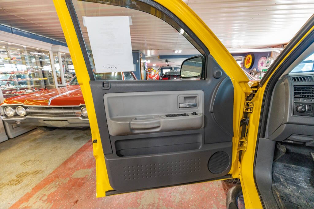 2006 Dodge Dakota 69