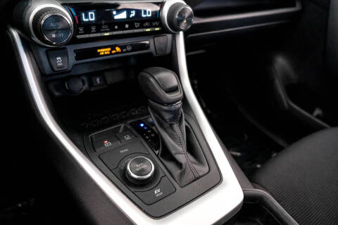 2020 Toyota RAV4 Hybrid LE