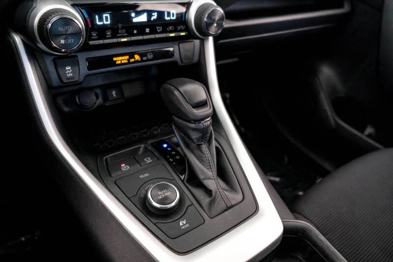 2020 Toyota RAV4 Hybrid LE