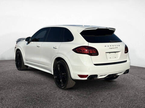 2013 Porsche Cayenne GTS