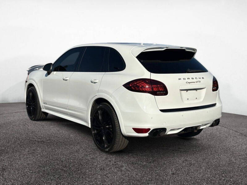 2013 Porsche Cayenne GTS
