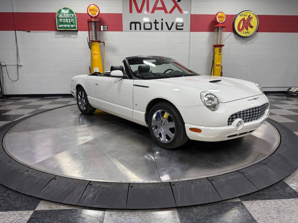 2003 Ford Thunderbird 89
