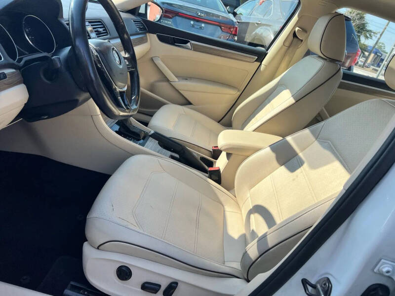 2017 Volkswagen Passat 1.8T SE