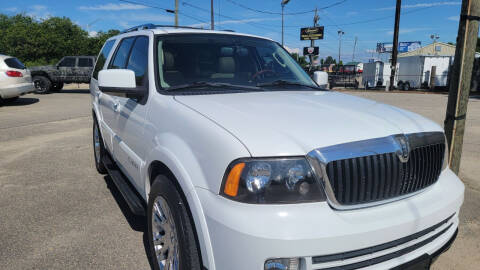 2005 Lincoln Navigator for sale at Kelly & Kelly Supermarket of Cars in Fayetteville NC