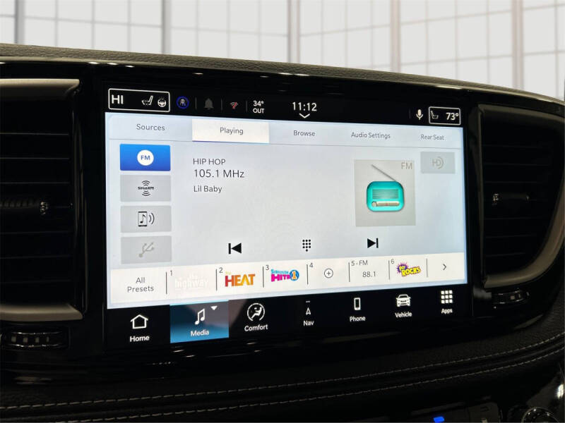 2026 Chrysler Pacifica Select