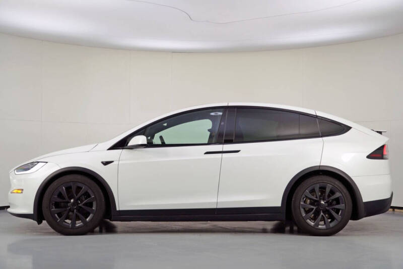 2023 Tesla Model X Standard Range