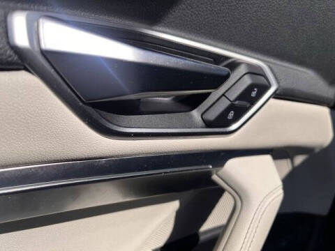 2024 Audi Q8 e-tron quattro Premium