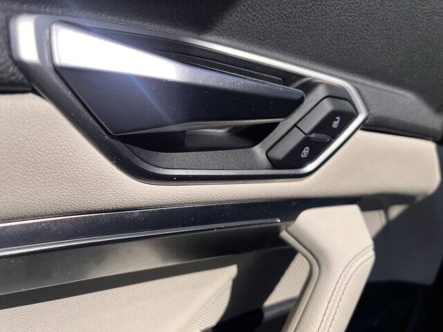 2024 Audi Q8 e-tron quattro Premium