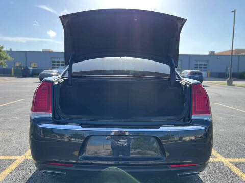 2017 Chrysler 300 Limited