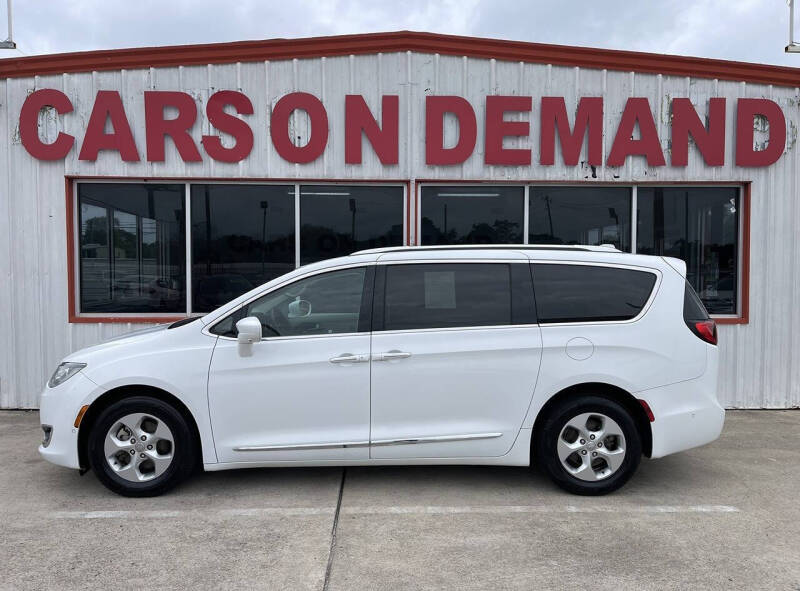 2017 Chrysler Pacifica Touring-L Plus