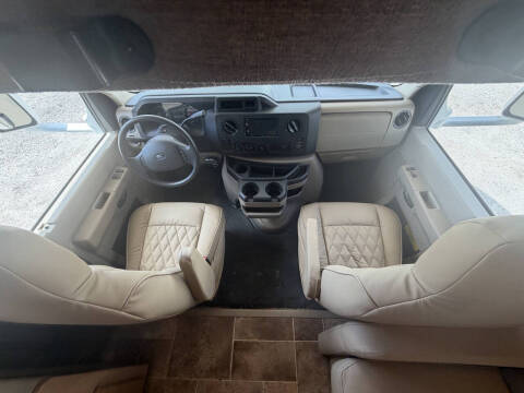 2017 Thor Motor Coach Chateau