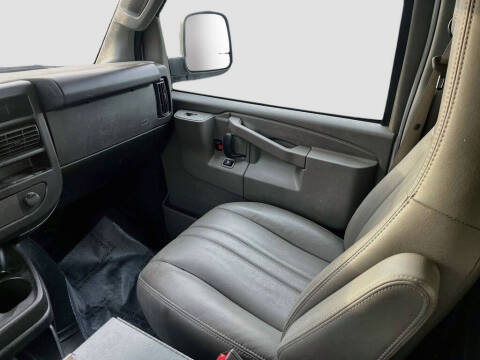 2024 Chevrolet Express 2500