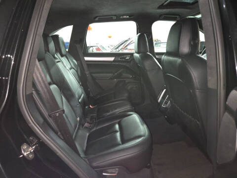 2013 Porsche Cayenne GTS