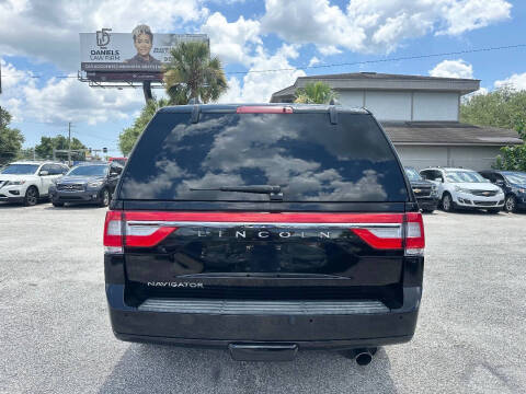 2017 Lincoln Navigator Select