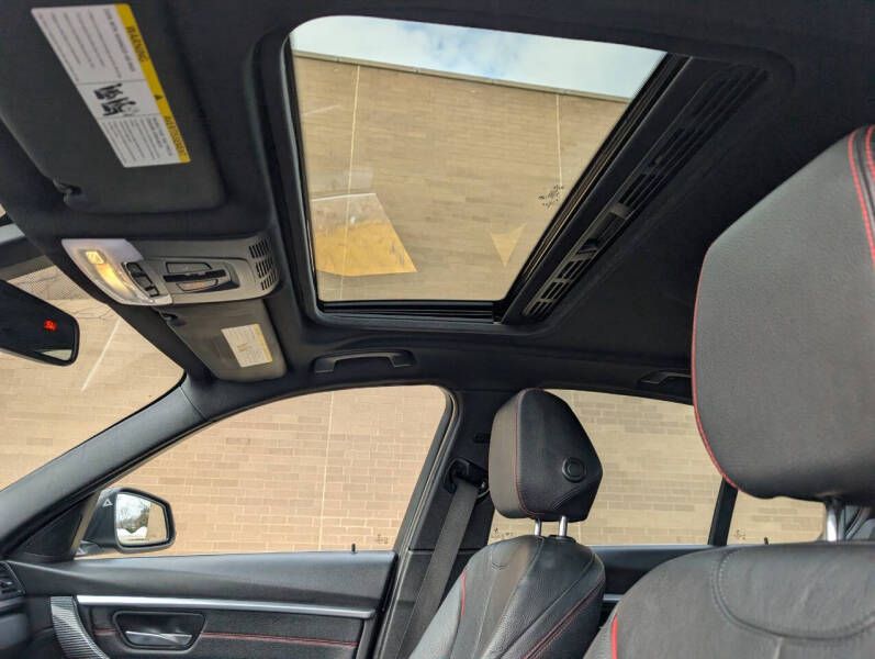 2018 BMW 3 Series 330i xDrive