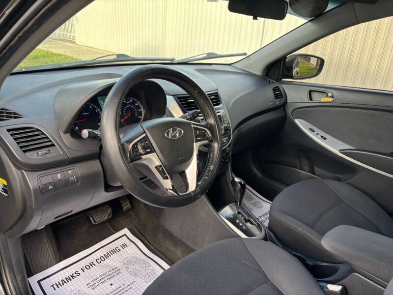 2013 Hyundai Accent SE