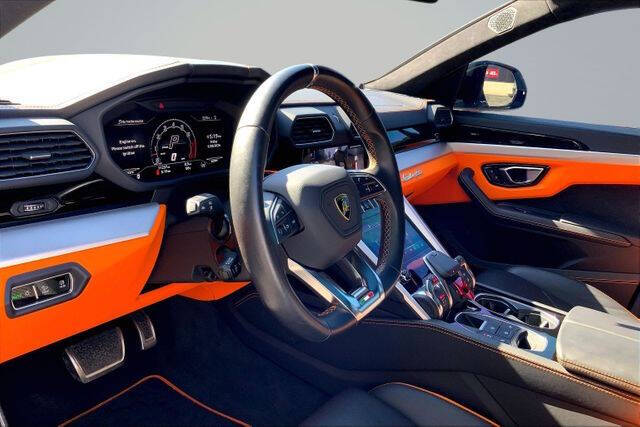 2023 Lamborghini Urus S