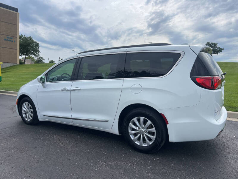 2017 Chrysler Pacifica Touring Plus