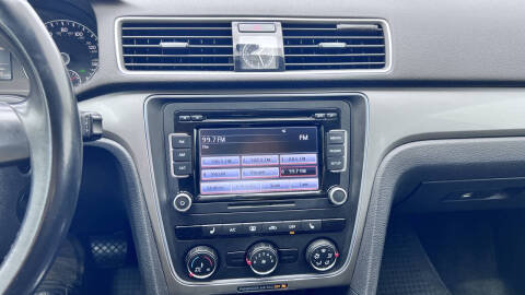 2015 Volkswagen Passat 1.8T Limited Edition