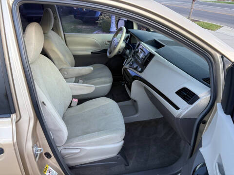 2011 Toyota Sienna Base 7-Passenger